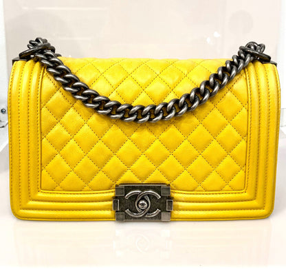 CHANEL QUILTED CALFSKIN LEATHER MEDIUM BOY BAG-HS