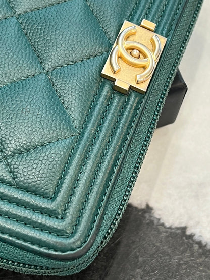 CHANEL QUILTED LAMBSKIN BOY WALLET IN GREEN