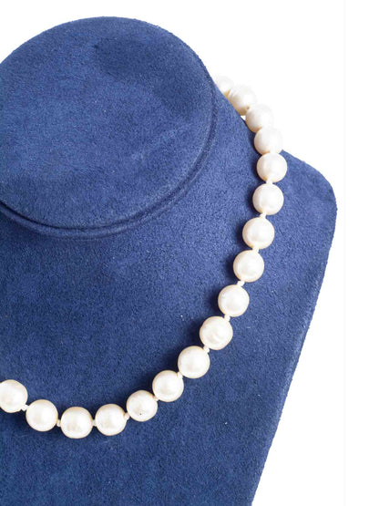 Chanel Vintage Pearl Necklace Silver Red
