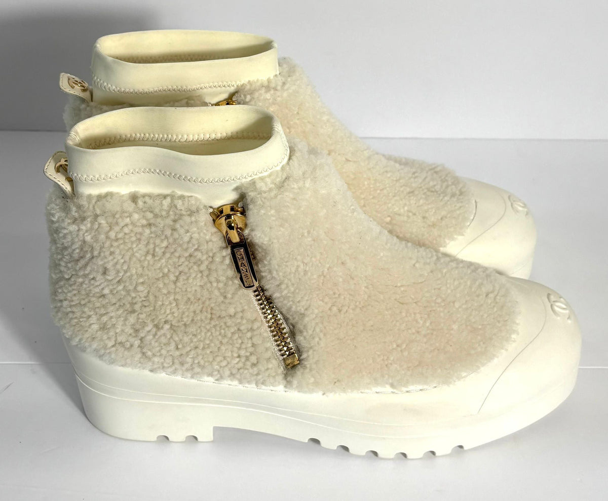 CHANEL CC SHEARLING BOOTS