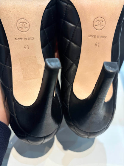 CHANEL CC QUILTED LAMBSKIN LEATHER PUMPS