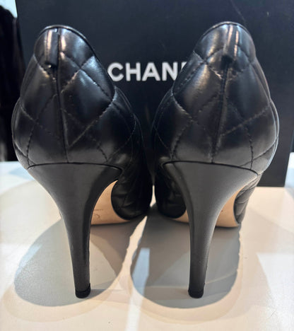 CHANEL CC QUILTED LAMBSKIN LEATHER PUMPS