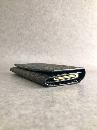 CELINE  Long Wallet Black Vintage nvvpfx
