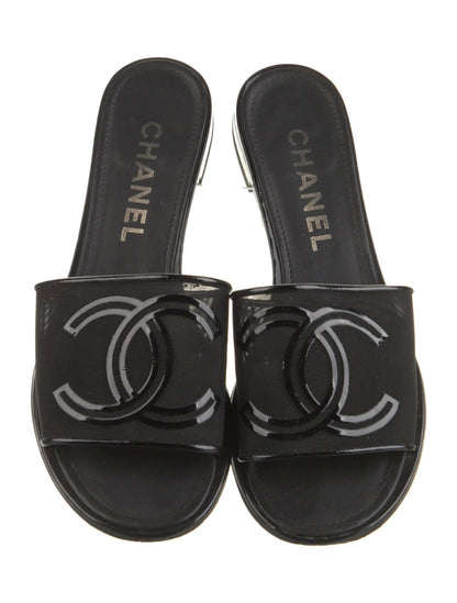 CHANEL 21S MESH PATENT LEATHER CC LOGO SLIDE SANDALS