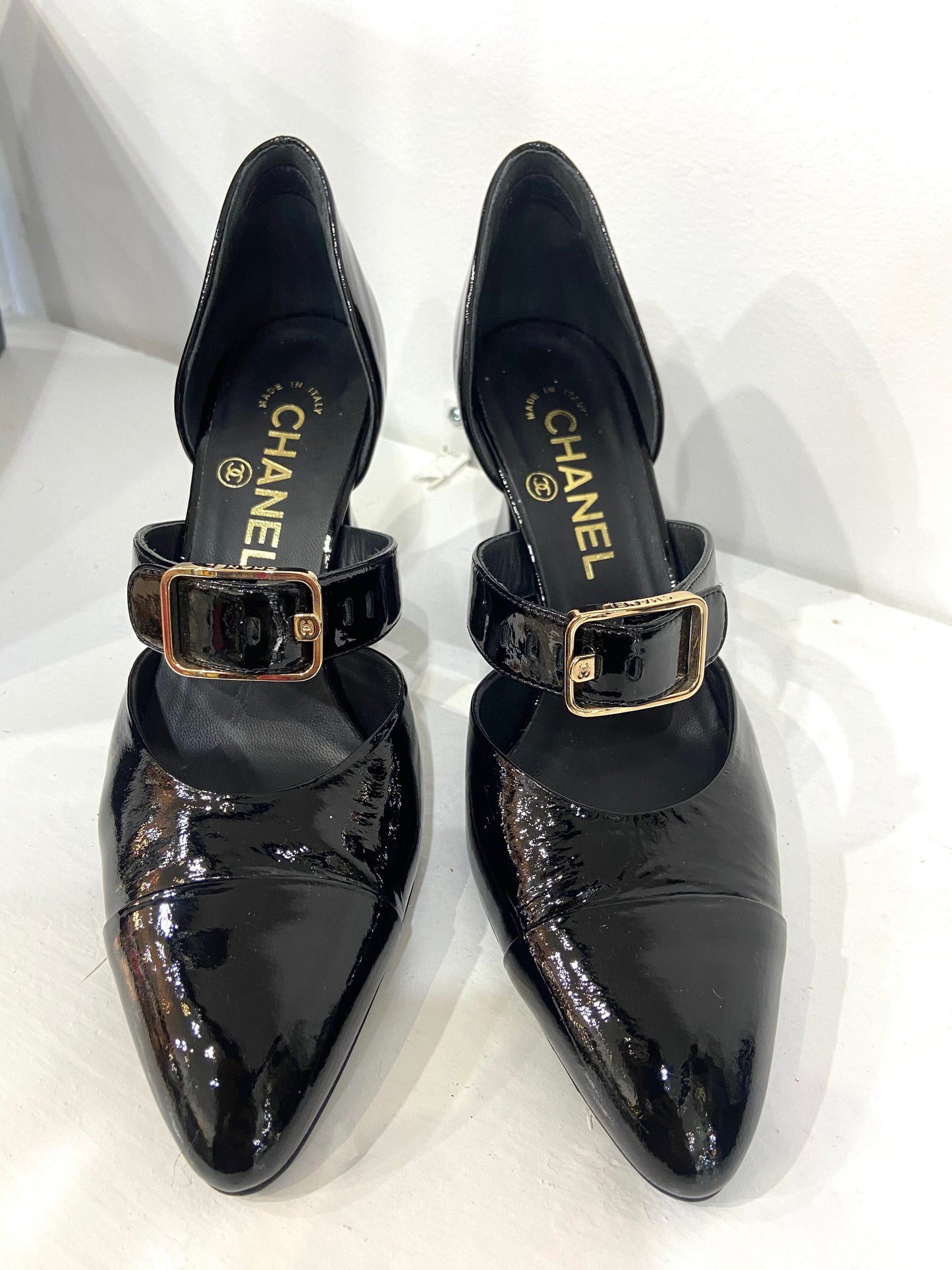 CHANEL CC  PATENT LEATHER D'ORSAY PUMPS