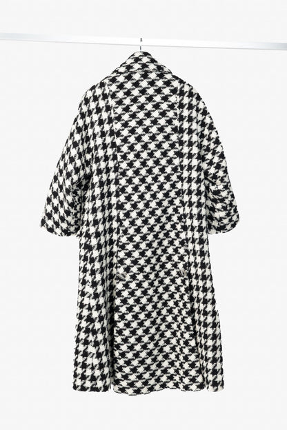 Chanel AW/19 Runway White & Black Houndstooth Wool-Tweed Coat