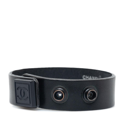 Chanel CC Leather Bracelet (SHG-2iL8dU)