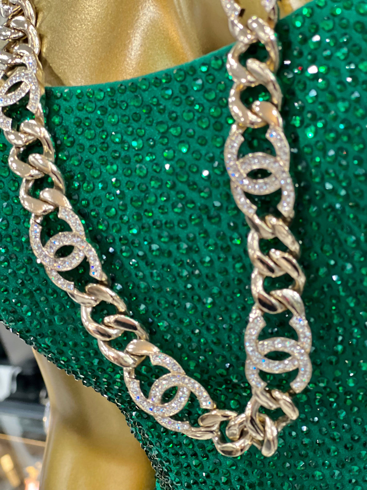 CHANEL CC MIAMI LINK NECKLACE