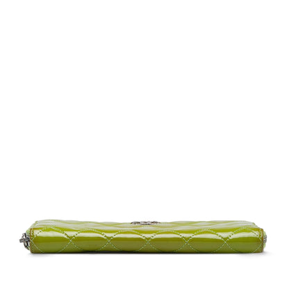 Chanel CC Patent Leather Zip Around Wallet (SHG-gN1VBT)