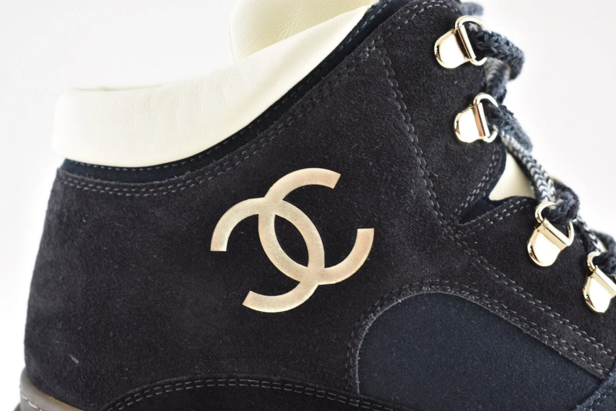CHANEL CC COMBAT LACE UP ANKLE HIKING SNOW BOOTS