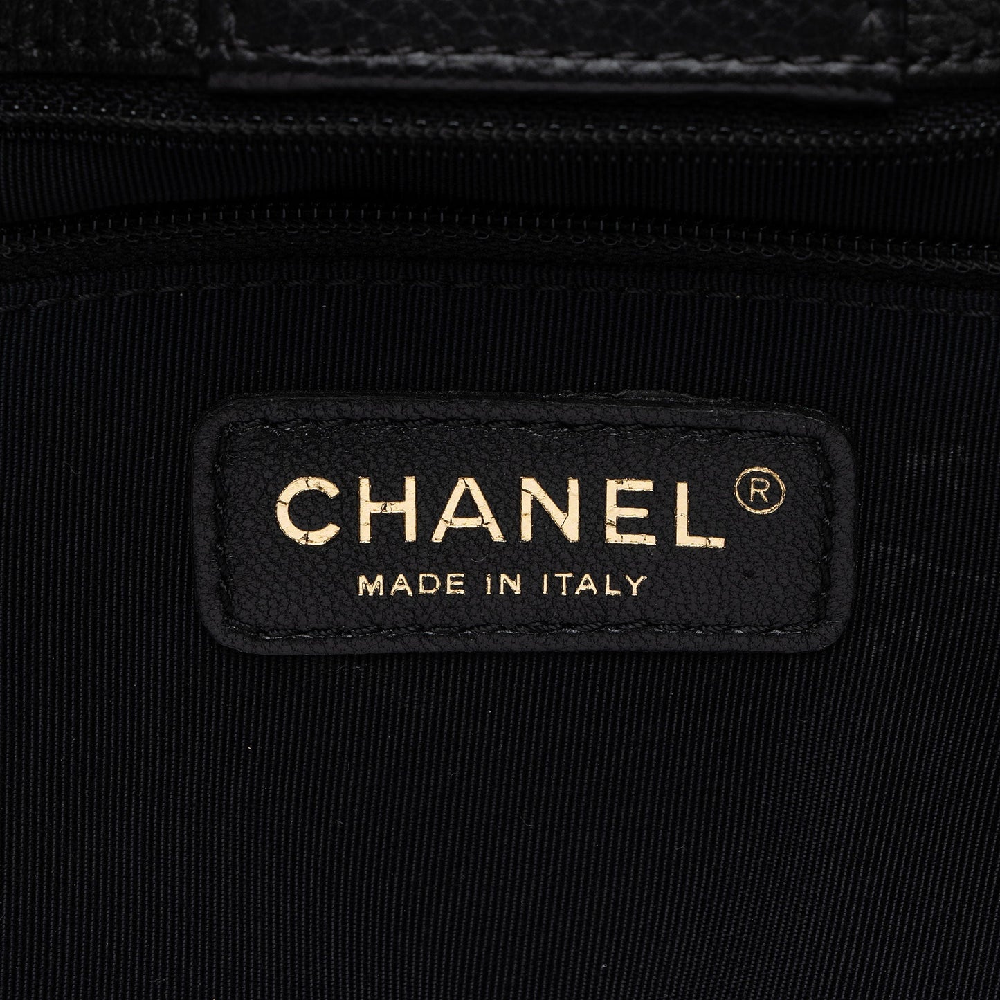 Chanel Caviar Leather Cerf Classic Executive Tote (SHF-vQMVxy)