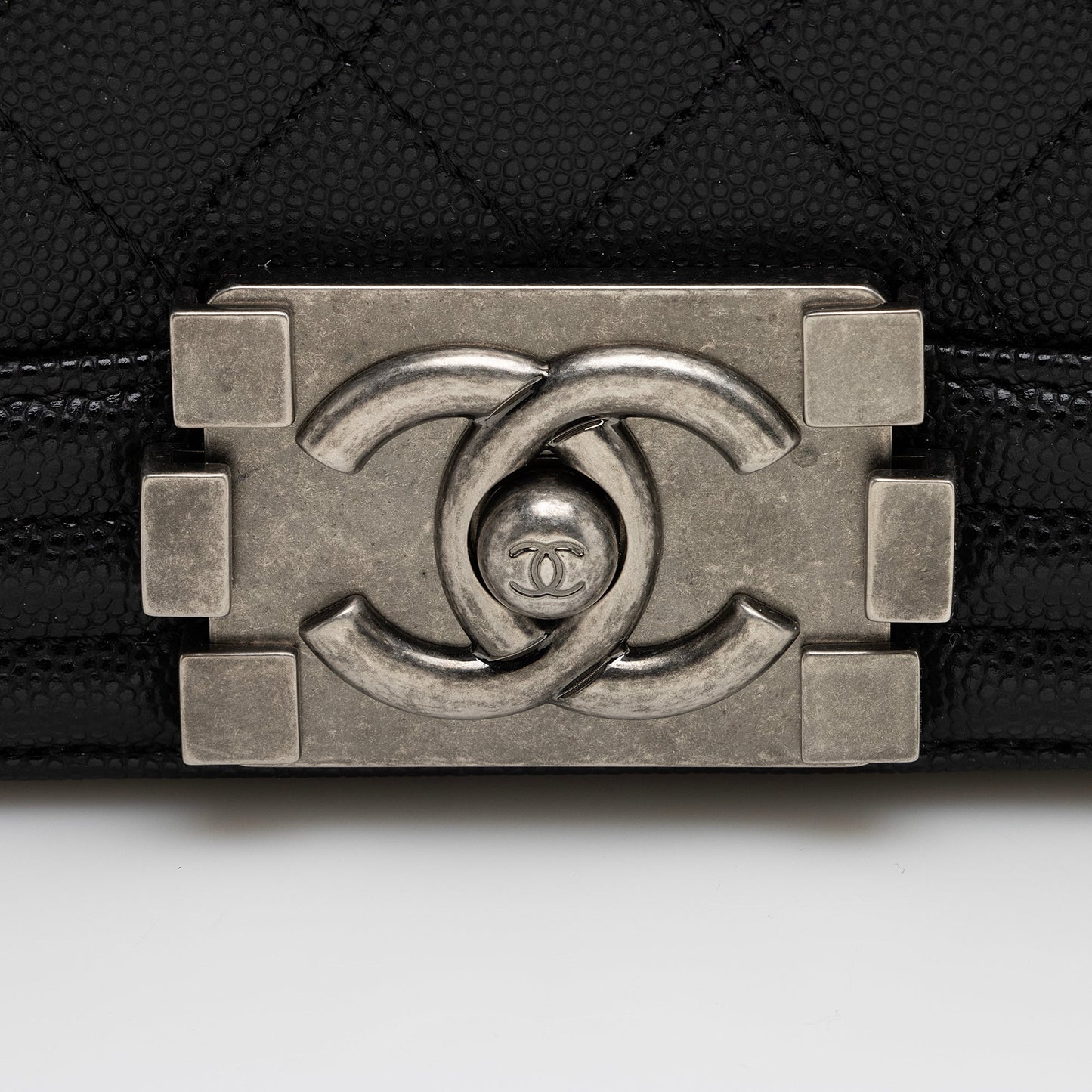 Chanel Caviar Leather Old Medium Boy Bag (SHF-22678)