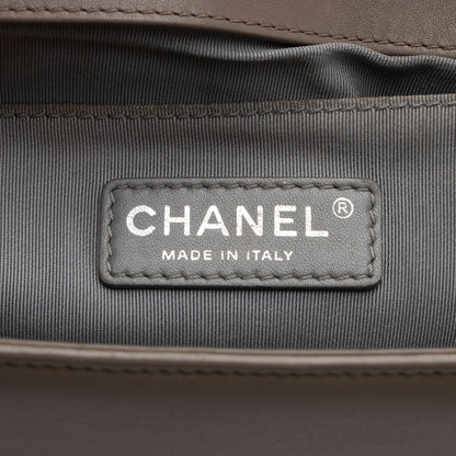 Chanel Chevron Calfskin Medium Boy Bag (SHF-kVlJep)