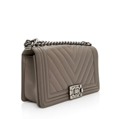 Chanel Chevron Calfskin Medium Boy Bag (SHF-kVlJep)