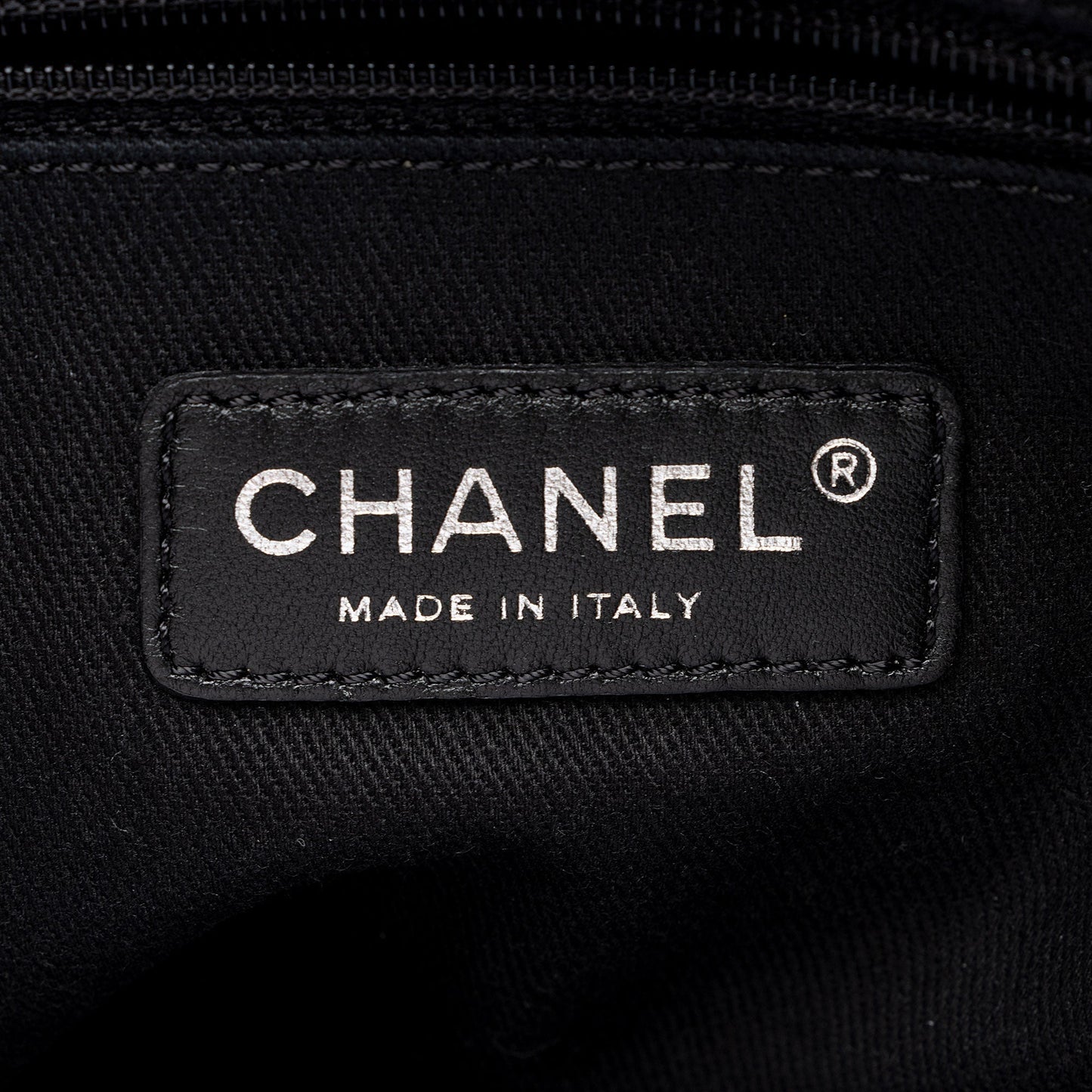 Chanel Denim Deauville Small Tote (SHF-TNnz1R)