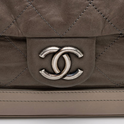 Chanel Iridescent Calfskin VIP Flap Bag (SHF-UvQfgO)