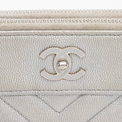 Chanel Iridescent Caviar Leather Vintage Mademoiselle Clutch with Chain (SHF-fdlQlw)