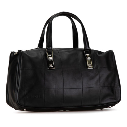 Chanel Lambskin Square Stitch Handbag (SHG-1TXj0Y)