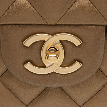 Chanel Metallic Lambskin Classic Maxi Double Flap Bag (SHF-kjT4fr)