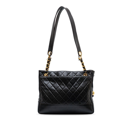 Chanel Quilted CC Lambskin Shoulder Bag (SHG-4n8pB4)