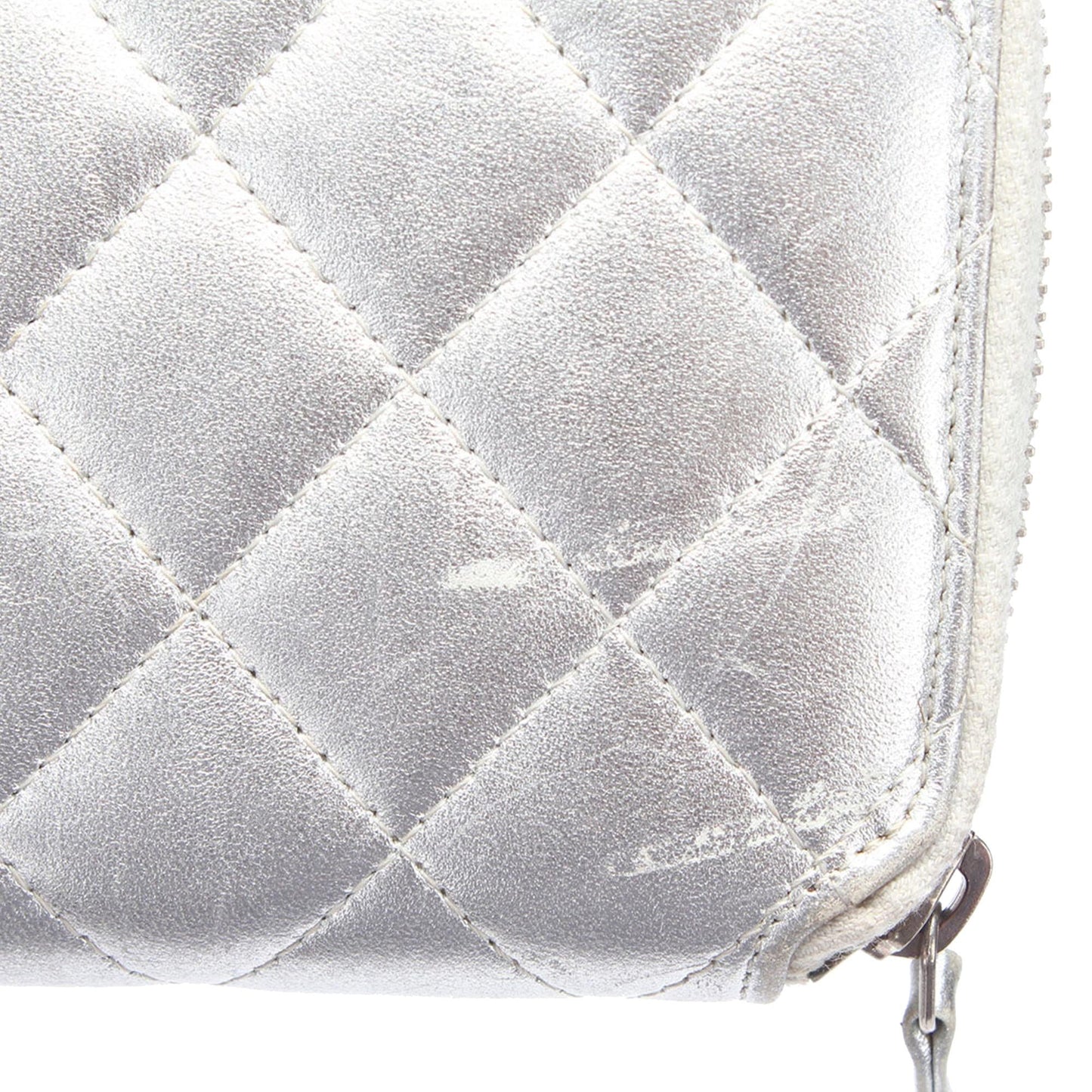 Chanel Quilted CC Metallic Lambskin Zip Around Wallet (SHG-PZSTv5)