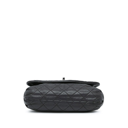 Chanel Quilted Calfskin Curvy Flap (SHG-7XhJvX)