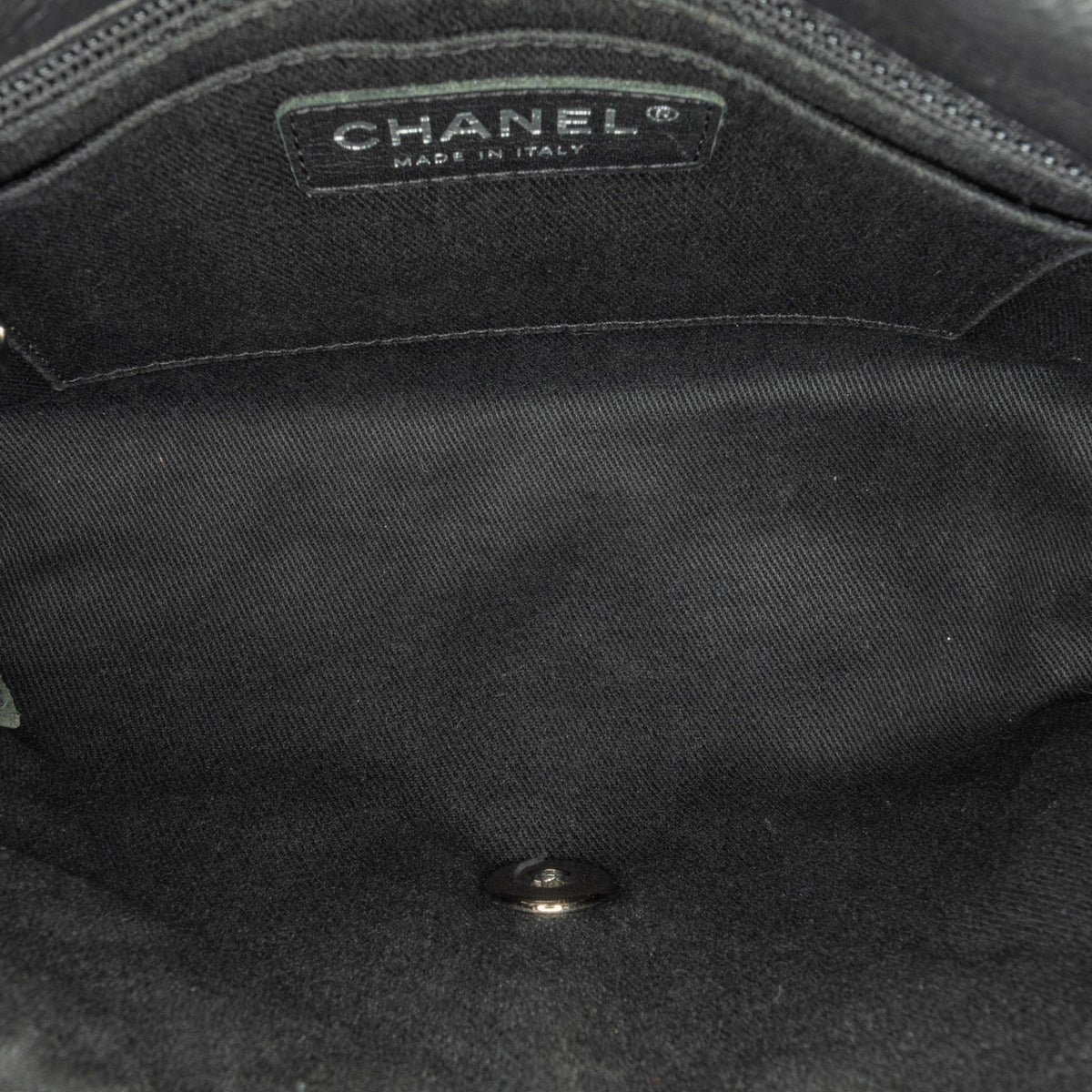 Chanel Quilted Calfskin Curvy Flap (SHG-7XhJvX)