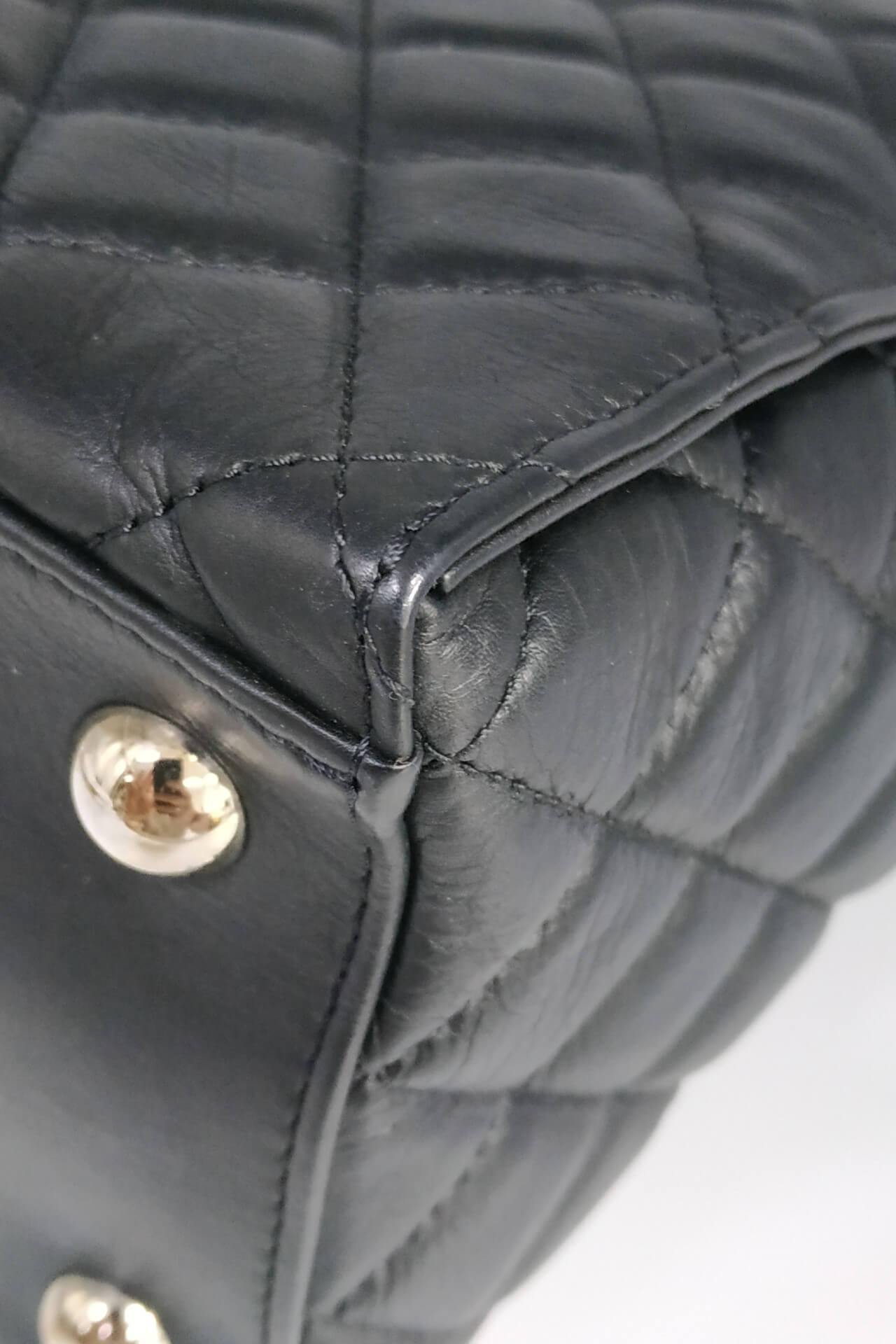 Small Chic and Soft Tote with Pouch Black
