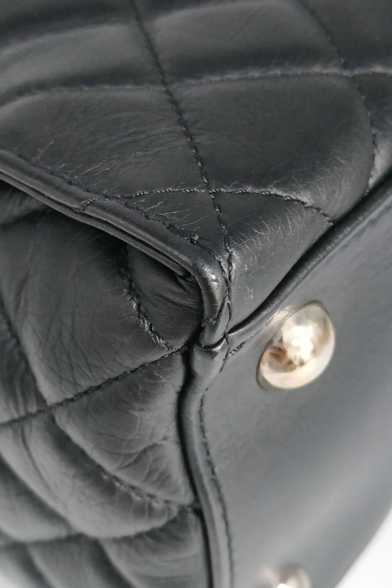 Small Chic and Soft Tote with Pouch Black