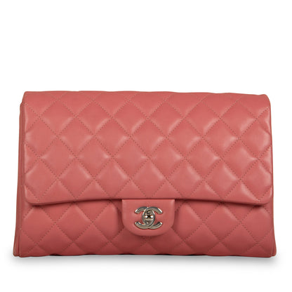 Timeless Clutch with Chain