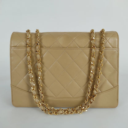Chanel Chanel Chanel Timeless Classica turn lock bag in beige leather