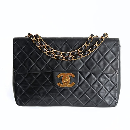 Chanel borsa a tracolla Dekamatrasse  Maxi in pelle nera