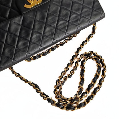 Chanel borsa a tracolla Dekamatrasse  Maxi in pelle nera