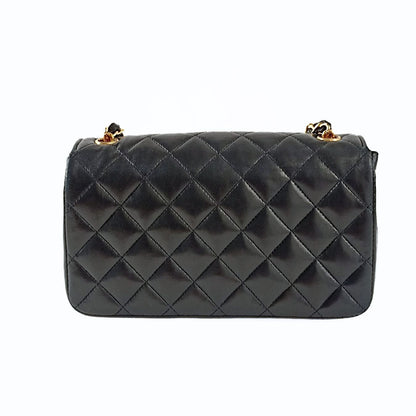 Chanel Chanel Chanel borsa a tracolla Mini Matelasse in pelle di agnello nera