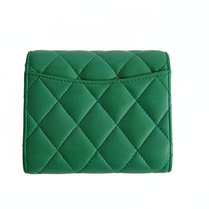 Chanel Chanel Chanel compact trifold wallet in green leather