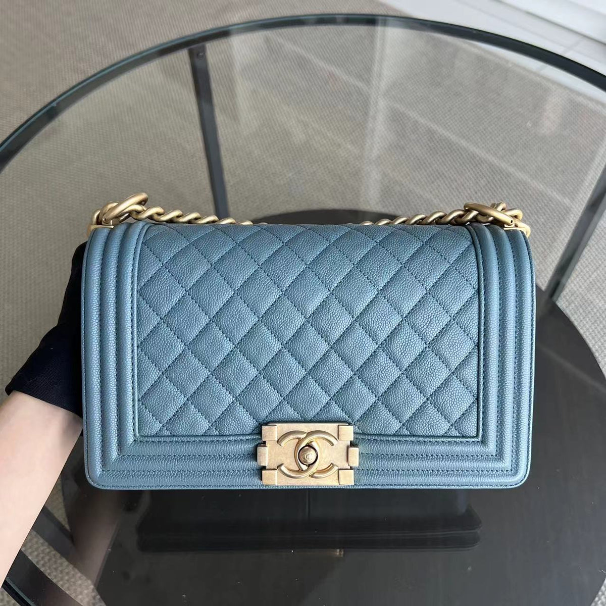 Caviar Boy Old Medium 25CM Quilted Grained Calfskin Blue Golden Hardware Series 25