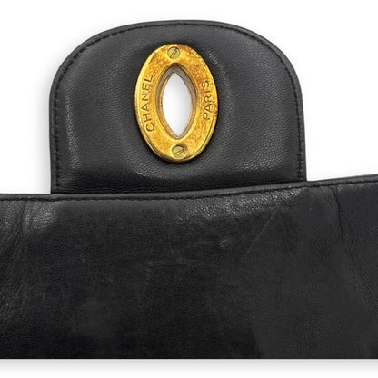 CC Jumbo Vintage Flap Black Shoulder Bag in Lambskin, Gold hardware