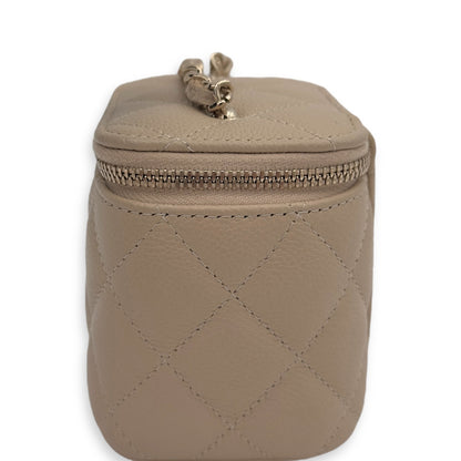 CC Vanity Bag Beige in Caviar Leather, Gold hardware