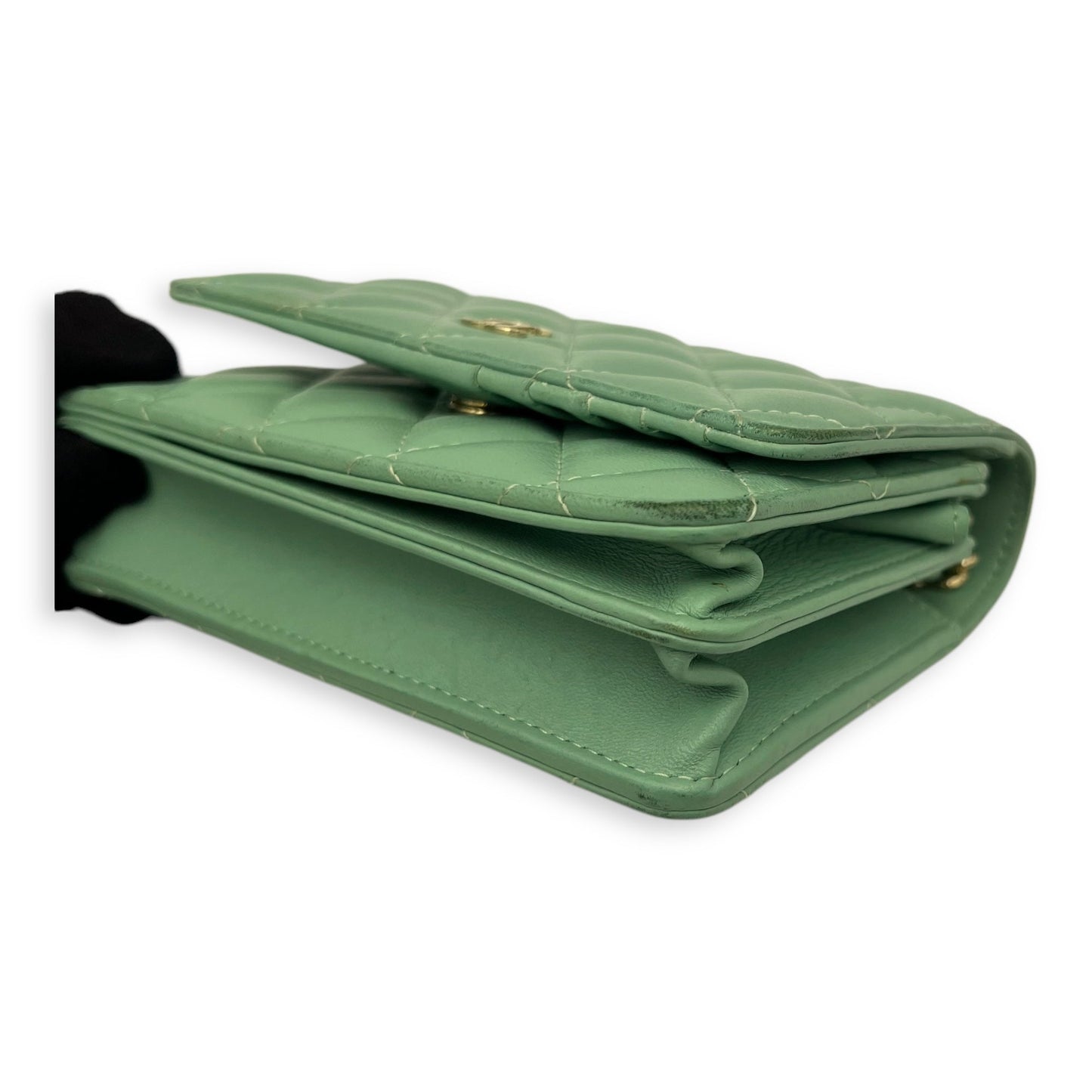 CC Wallet On Chain Green in Lambskin, Gold hardware