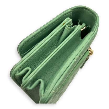 CC Wallet On Chain Green in Lambskin, Gold hardware