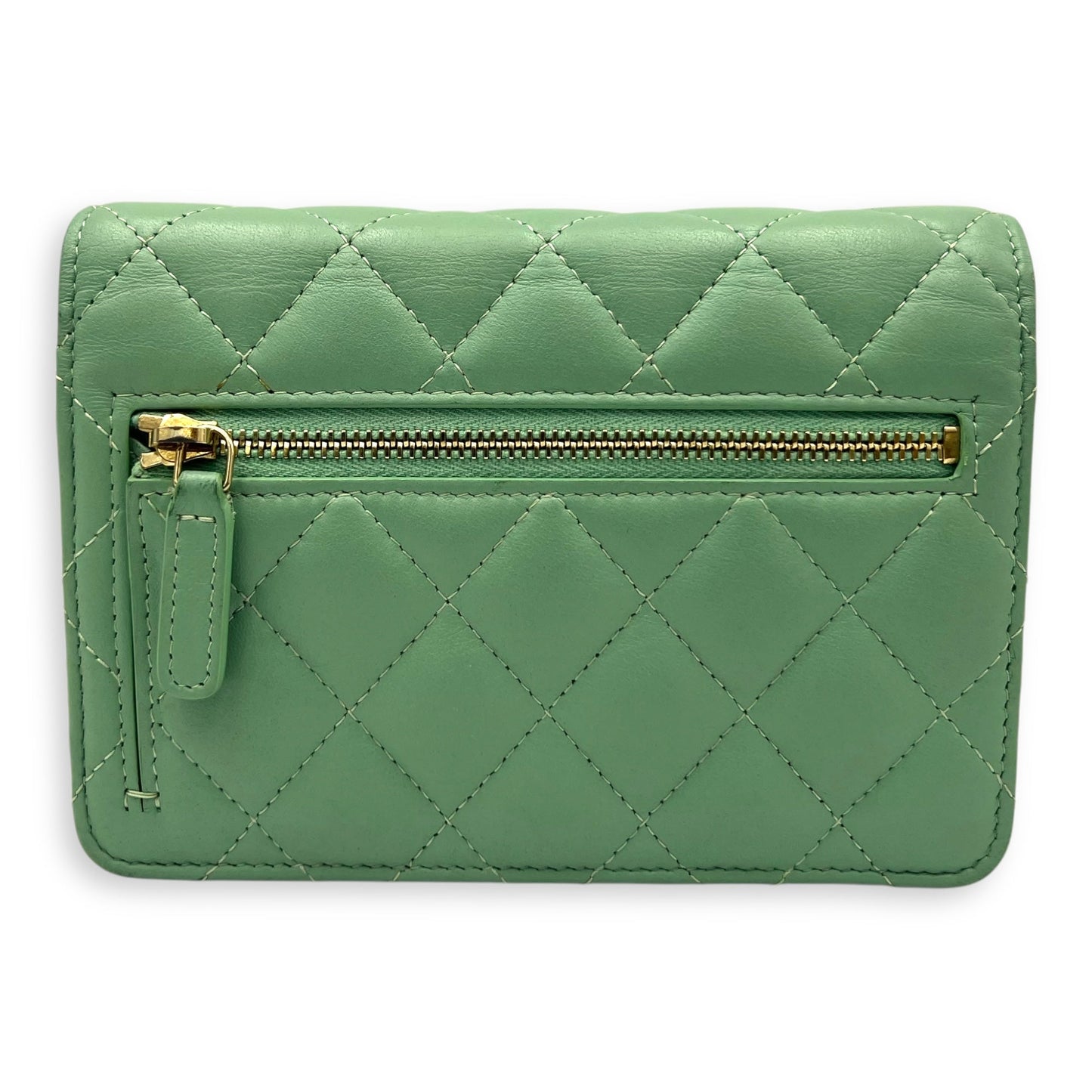CC Wallet On Chain Green in Lambskin, Gold hardware