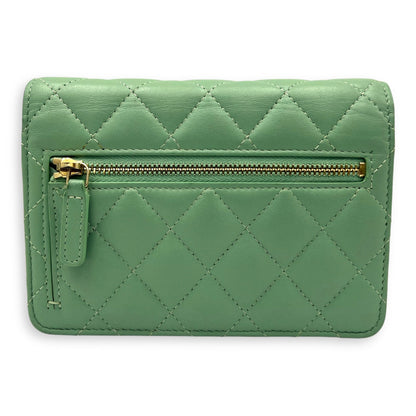 CC Wallet On Chain Green in Lambskin, Gold hardware