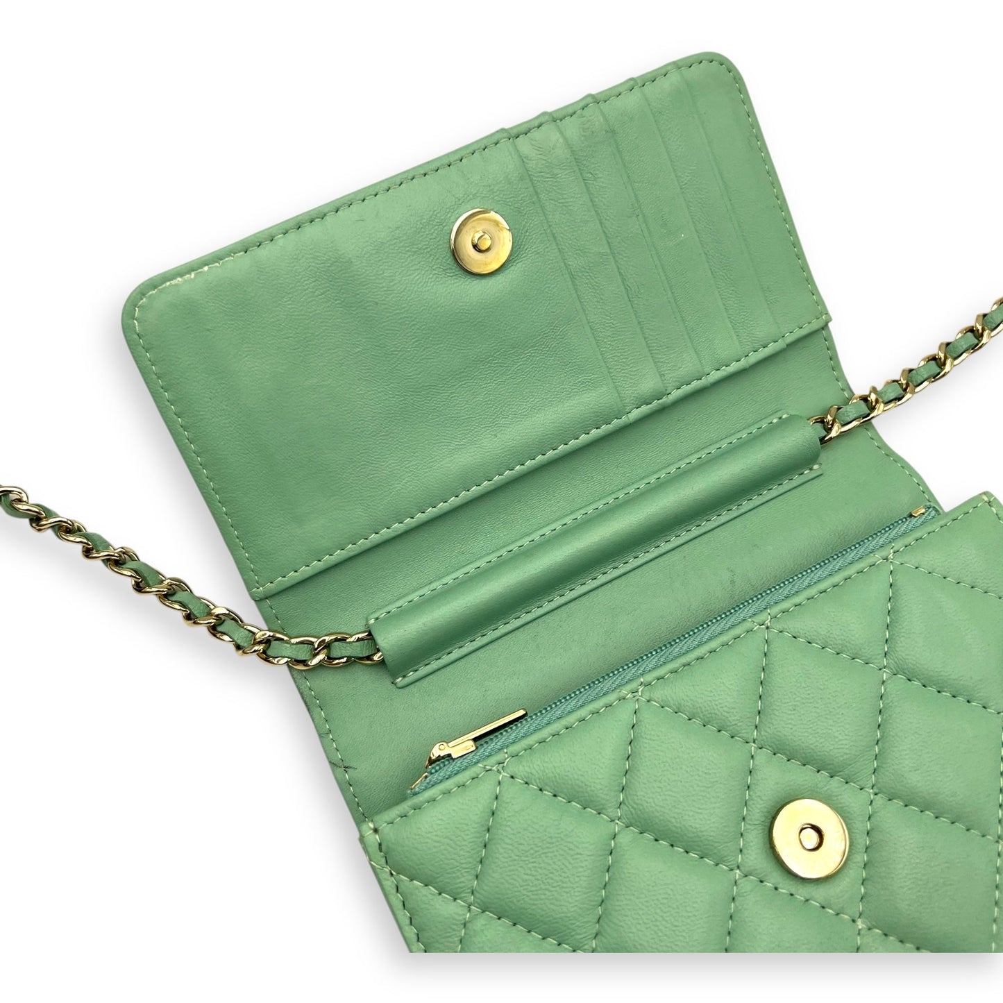 CC Wallet On Chain Green in Lambskin, Gold hardware