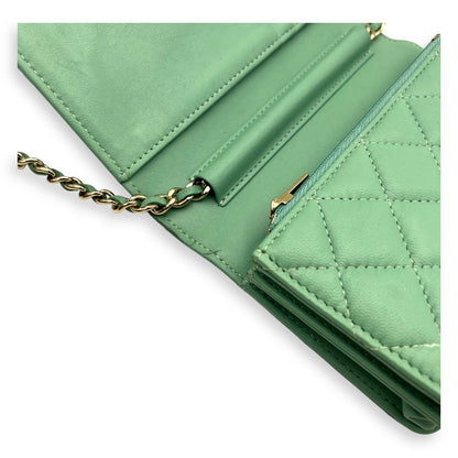CC Wallet On Chain Green in Lambskin, Gold hardware