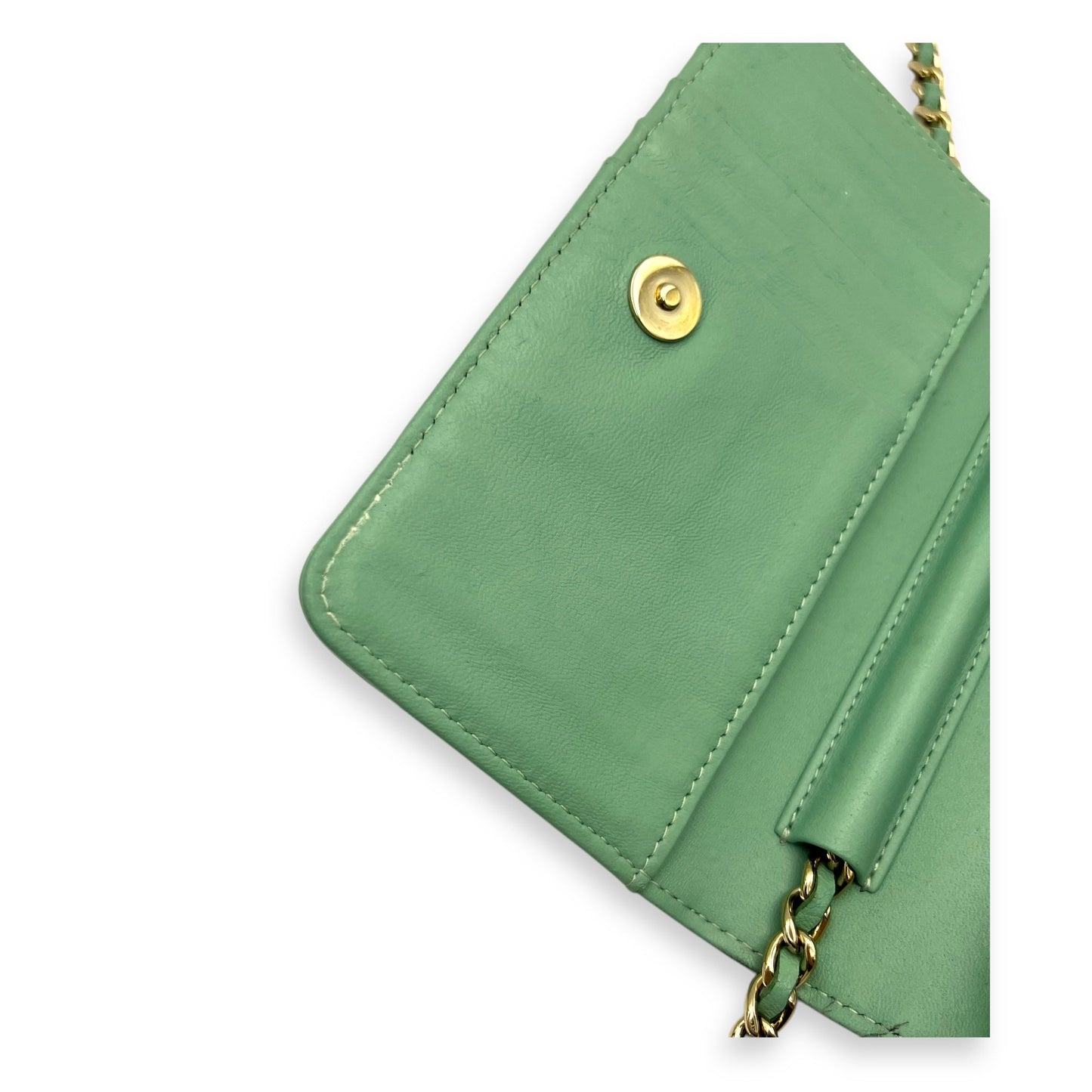 CC Wallet On Chain Green in Lambskin, Gold hardware