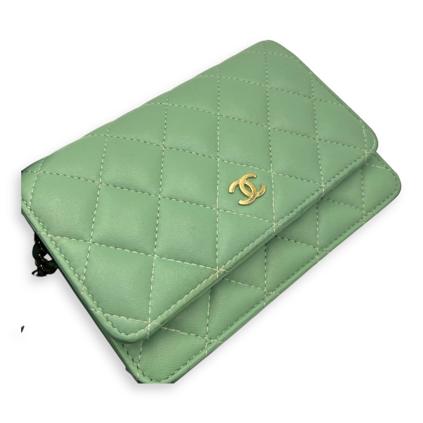 CC Wallet On Chain Green in Lambskin, Gold hardware