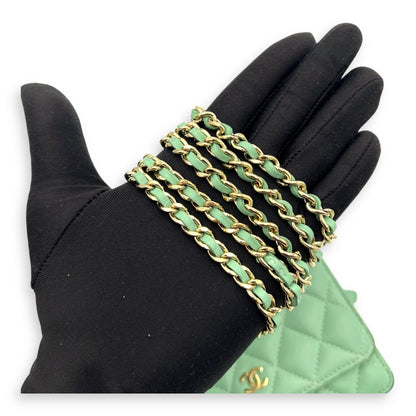 CC Wallet On Chain Green in Lambskin, Gold hardware