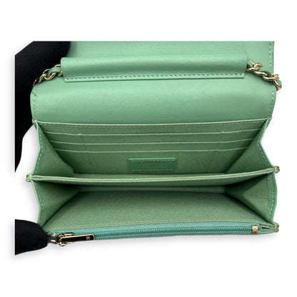 CC Wallet On Chain Green in Lambskin, Gold hardware