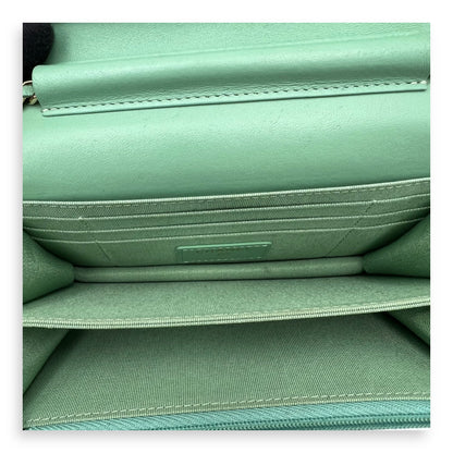 CC Wallet On Chain Green in Lambskin, Gold hardware