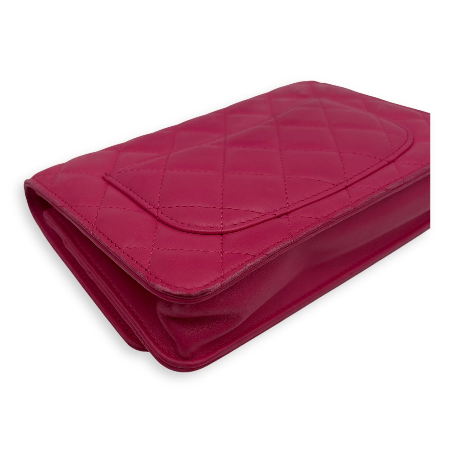 CC Wallet On Chain Pink in Lambskin, Gold hardware